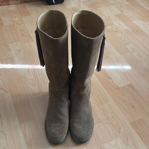 UGG Women's Tan Suede Boots